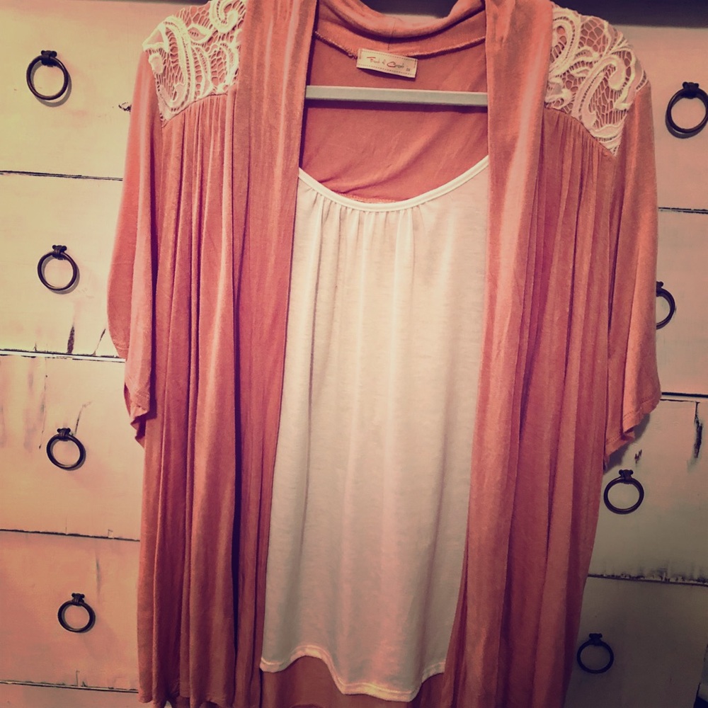 Dusty rose short sleeve w/ white partial shirt